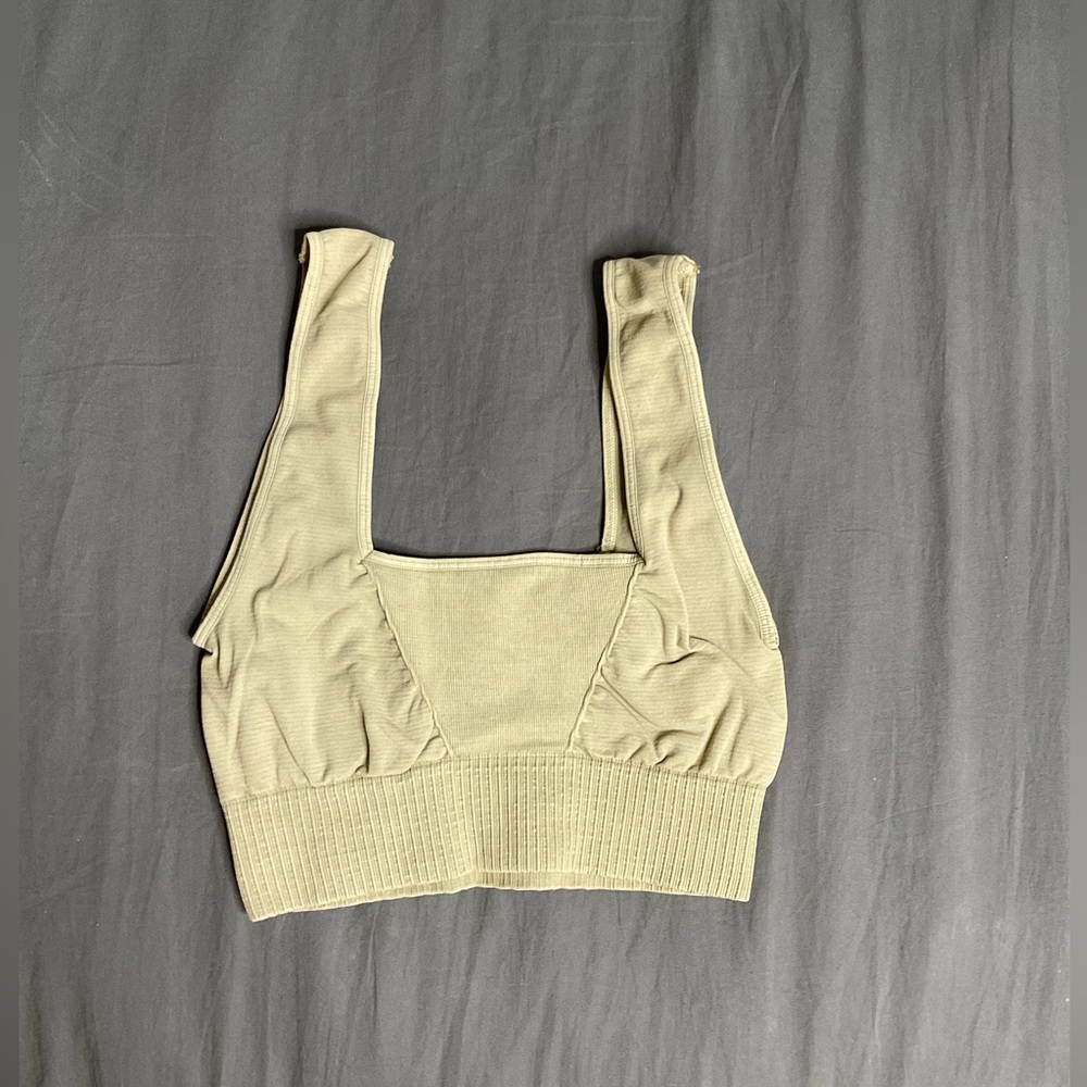 Seamless Ribbed Crop Tank - Picture 7 of 7